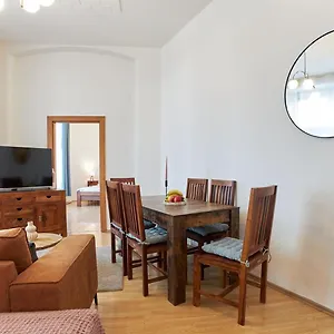 Narodni - Old Town Hotel apartamentowy